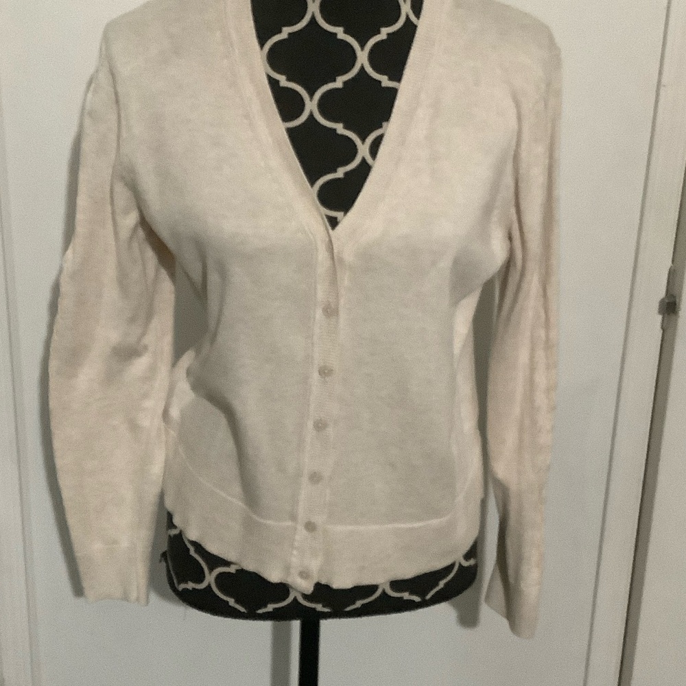 BANANA REPUBLIC Cream V-Neck Button-Up Women's Sweater